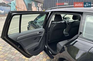 Універсал Volkswagen Golf 2015 в 