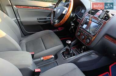 Хетчбек Volkswagen Golf 2009 в Києві