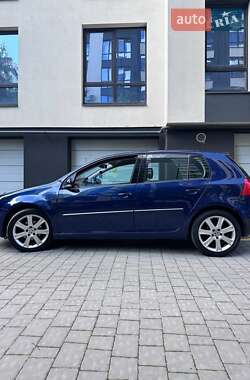 Хэтчбек Volkswagen Golf 2006 в 