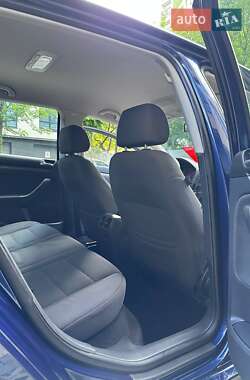Хэтчбек Volkswagen Golf 2006 в 