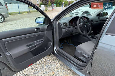 Універсал Volkswagen Golf 2009 в 