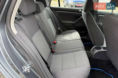 Універсал Volkswagen Golf 2009 в 