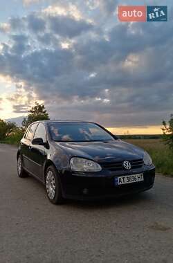 Хэтчбек Volkswagen Golf 2004 в Ивано-Франковске