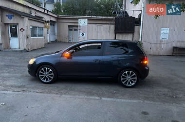 Хэтчбек Volkswagen Golf 2009 в Киеве