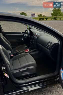 Хэтчбек Volkswagen Golf 2008 в 