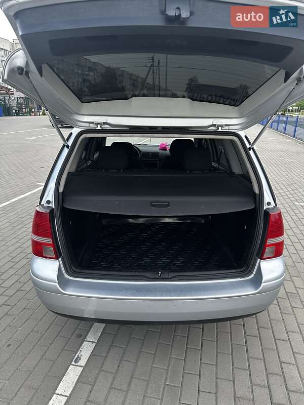 Универсал Volkswagen Golf 2003 в Славуте
