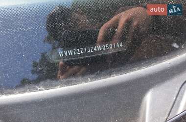 Хэтчбек Volkswagen Golf 2003 в 