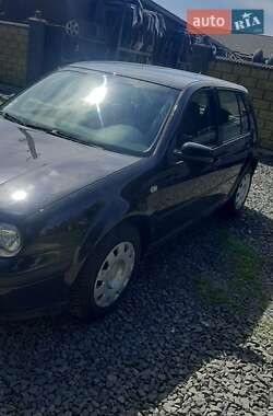 Хэтчбек Volkswagen Golf 2003 в 