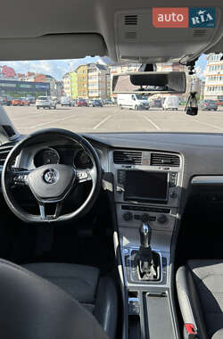 Універсал Volkswagen Golf 2014 в 