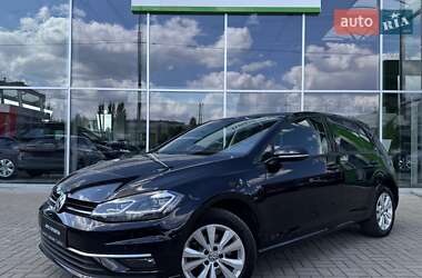 Хэтчбек Volkswagen Golf 2019 в Киеве