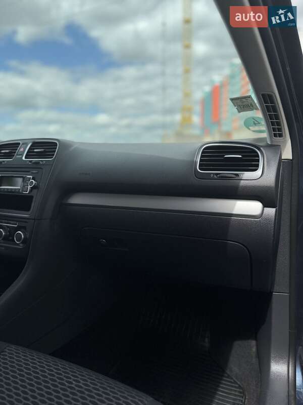 Хетчбек Volkswagen Golf 2009 в Чернігові