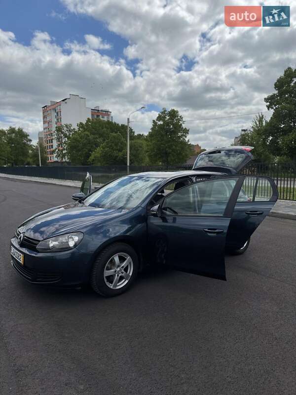 Хетчбек Volkswagen Golf 2009 в Чернігові