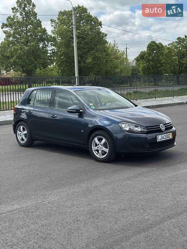 Хетчбек Volkswagen Golf 2009 в Чернігові