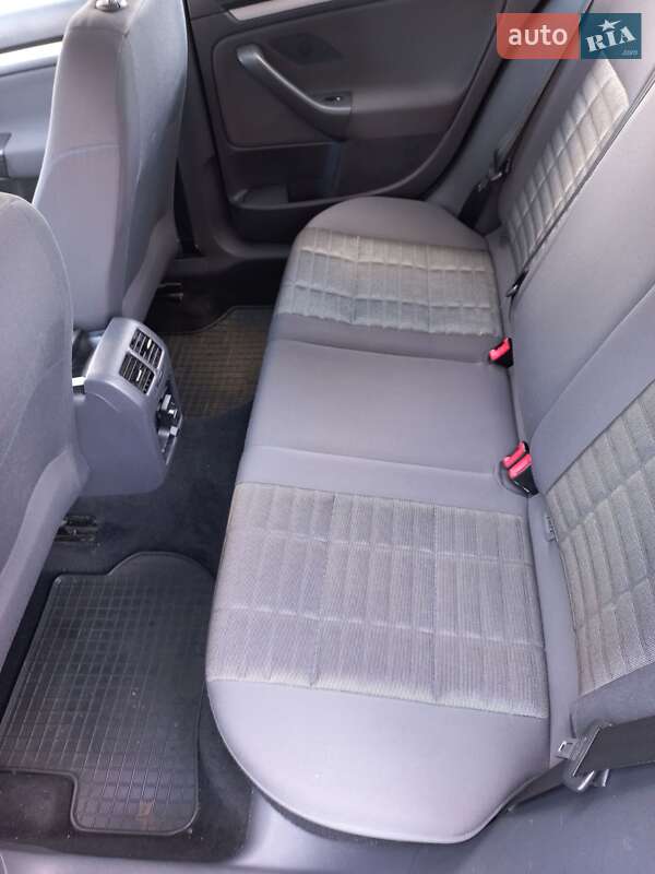 Хетчбек Volkswagen Golf 2007 в Запоріжжі