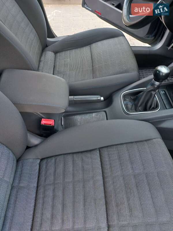 Хетчбек Volkswagen Golf 2007 в Запоріжжі