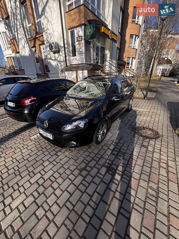 Универсал Volkswagen Golf 2010 в Ивано-Франковске