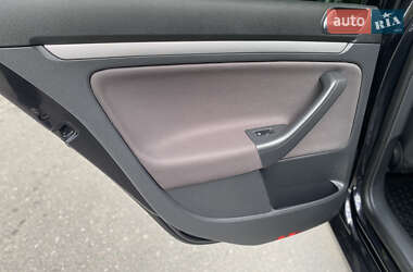 Хэтчбек Volkswagen Golf 2007 в 