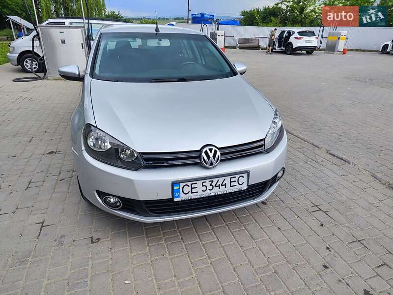 Хэтчбек Volkswagen Golf 2011 в 