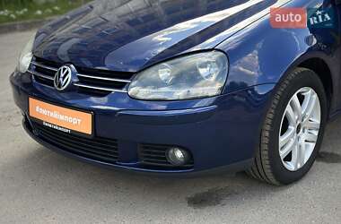 Хэтчбек Volkswagen Golf 2008 в 