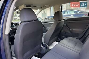 Хэтчбек Volkswagen Golf 2008 в 