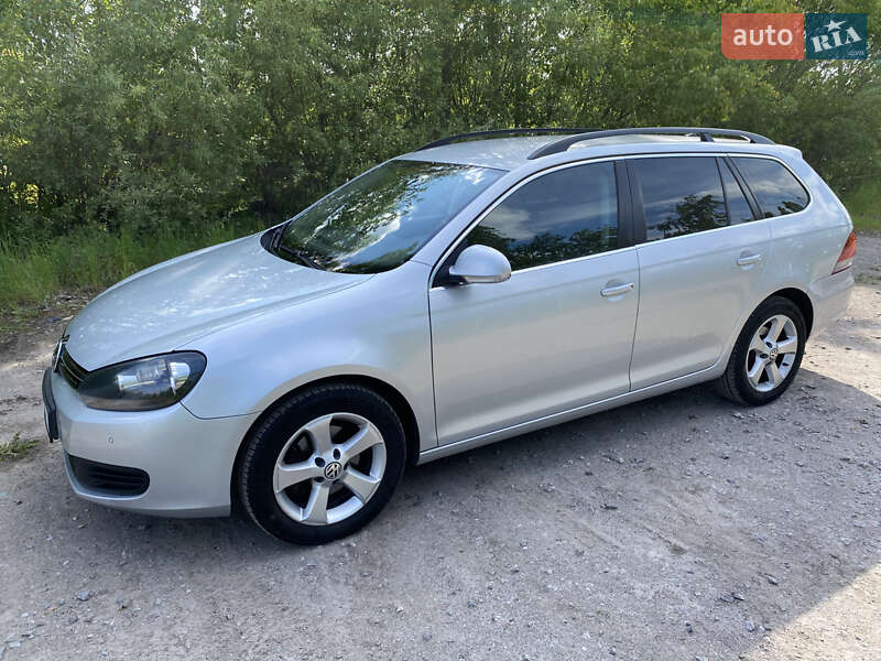 Универсал Volkswagen Golf 2010 в Калиновке