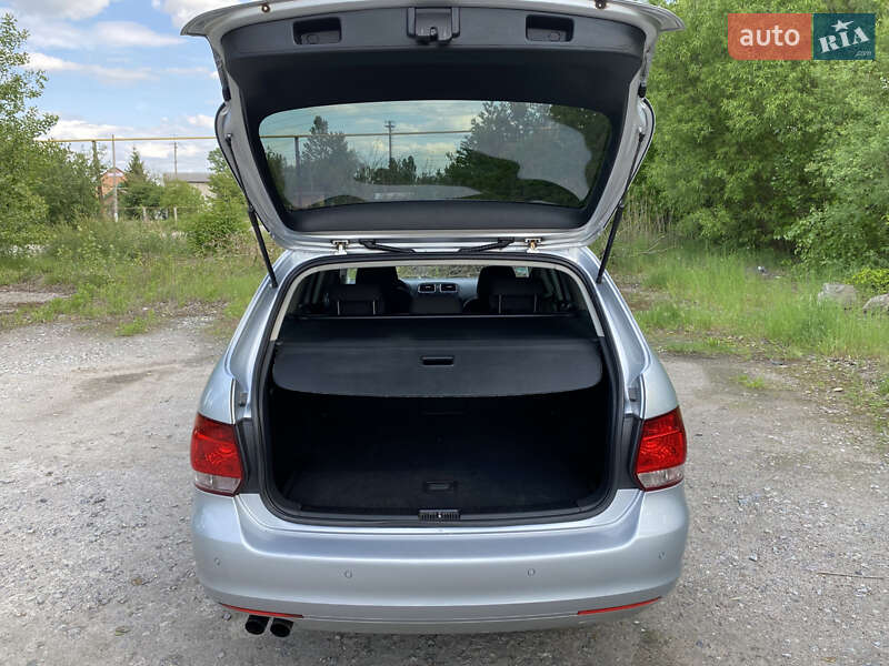 Универсал Volkswagen Golf 2010 в Калиновке