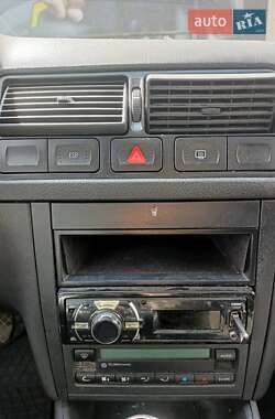 Универсал Volkswagen Golf 2002 в 
