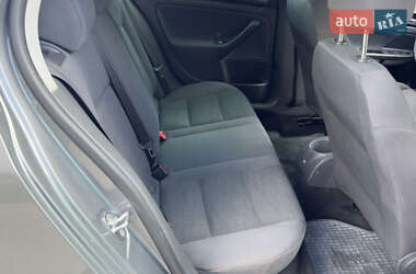 Хэтчбек Volkswagen Golf 2006 в 