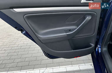 Универсал Volkswagen Golf 2009 в 