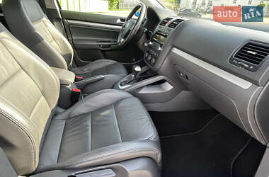 Универсал Volkswagen Golf 2009 в 