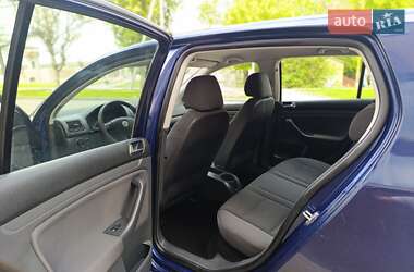 Хетчбек Volkswagen Golf 2008 в 