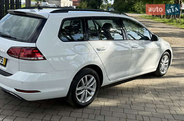 Универсал Volkswagen Golf 2019 в 