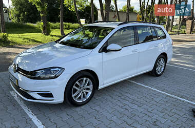 Универсал Volkswagen Golf 2019 в 