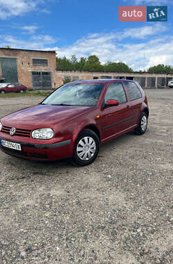 Хэтчбек Volkswagen Golf 1998 в 