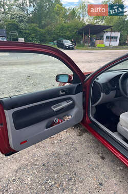 Хэтчбек Volkswagen Golf 1998 в 