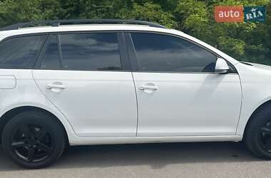 Универсал Volkswagen Golf 2011 в Ровно