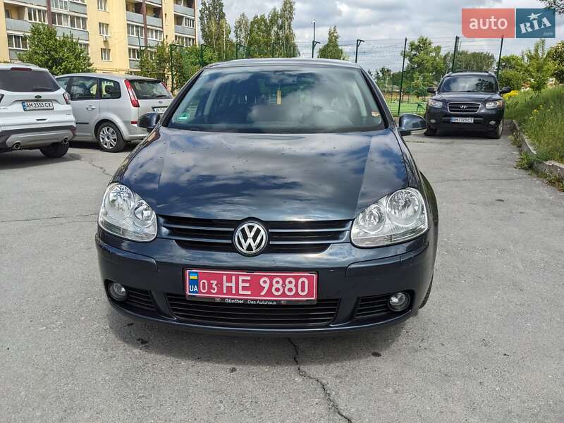 Хетчбек Volkswagen Golf 2008 в Звягелі