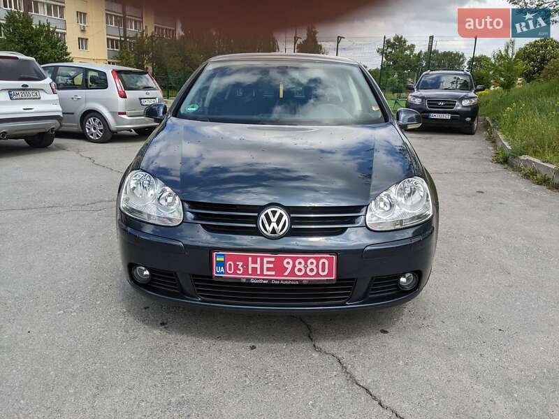 Хетчбек Volkswagen Golf 2008 в Звягелі