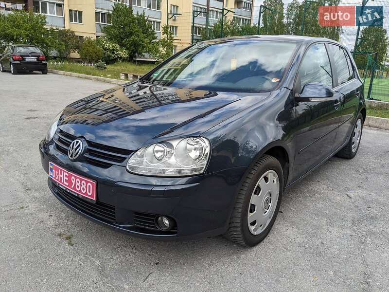 Хетчбек Volkswagen Golf 2008 в Звягелі