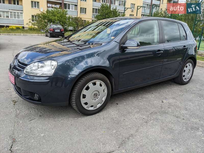Хетчбек Volkswagen Golf 2008 в Звягелі