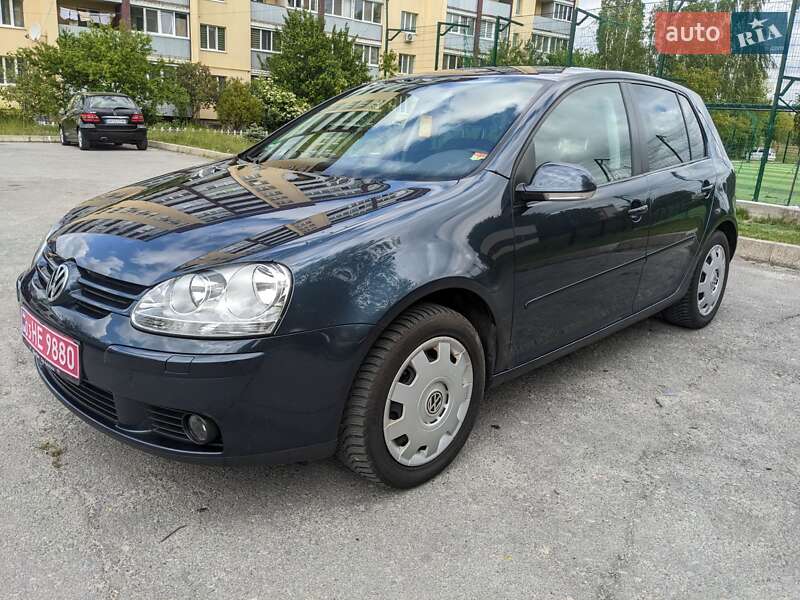 Хетчбек Volkswagen Golf 2008 в Звягелі