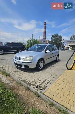 Хэтчбек Volkswagen Golf 2003 в Черновцах