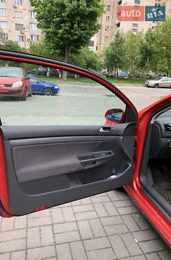 Хетчбек Volkswagen Golf 2005 в 