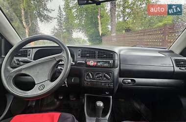 Хэтчбек Volkswagen Golf 1995 в 