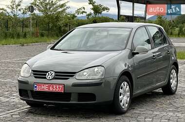 Хетчбек Volkswagen Golf 2004 в Іршаві