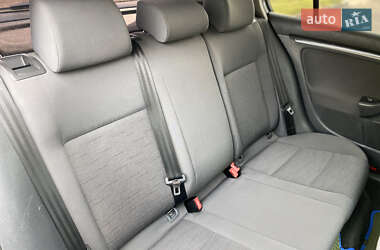Хетчбек Volkswagen Golf 2006 в 