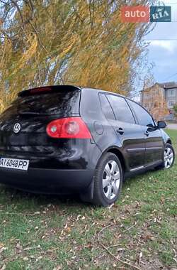 Хетчбек Volkswagen Golf 2005 в Києві