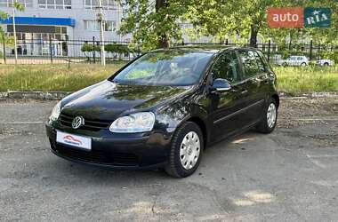 Хетчбек Volkswagen Golf 2005 в 