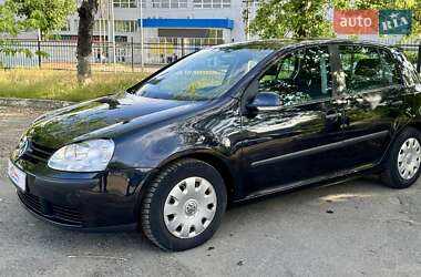 Хетчбек Volkswagen Golf 2005 в 