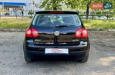 Хетчбек Volkswagen Golf 2005 в 